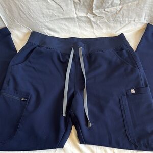 NEW WITHOUT TAGS! Figs Scrubs Relaxed Fit Drawstring